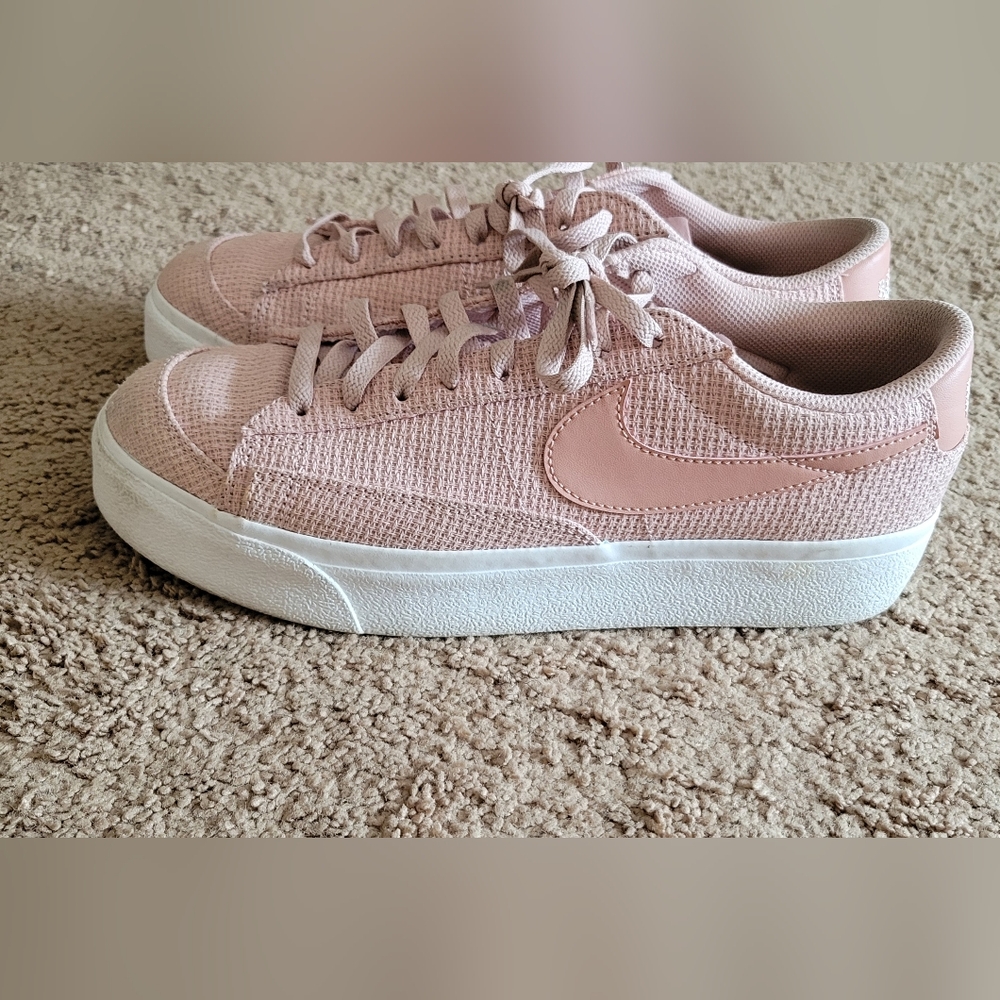 Women's Low Top Platform Nike Blazers